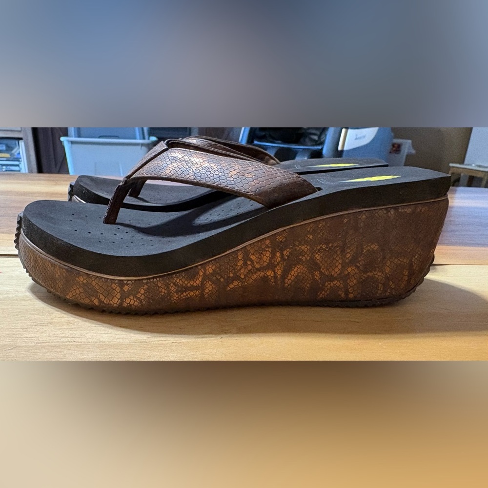 Volatile Two-Tone Platform Sandals - image 3